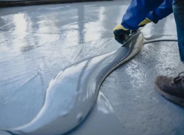 Find ud af hvad epoxy gulv koster i 2025